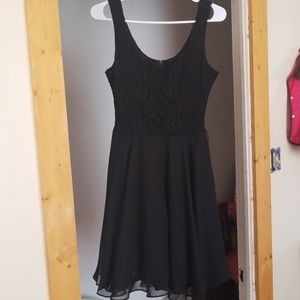 Vintage 1980s De Laru black dress
